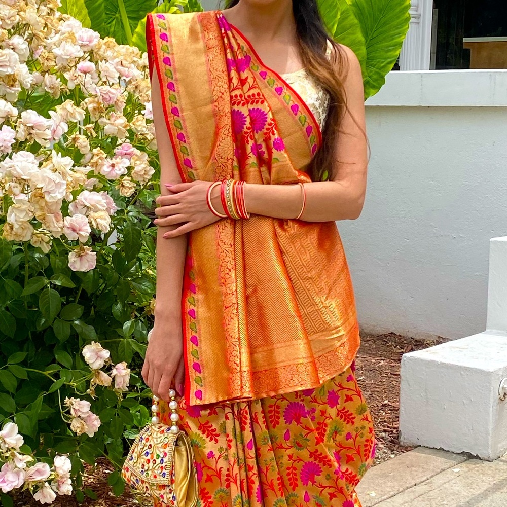 Handloom thread work banarasi Saree in gold and pink/red